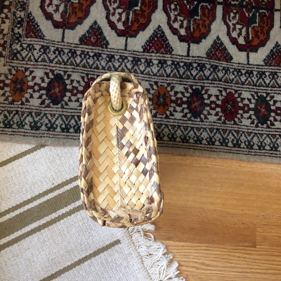 Vintage Wicker Woven Rattan Straw Handbag - Picture 4 of 7